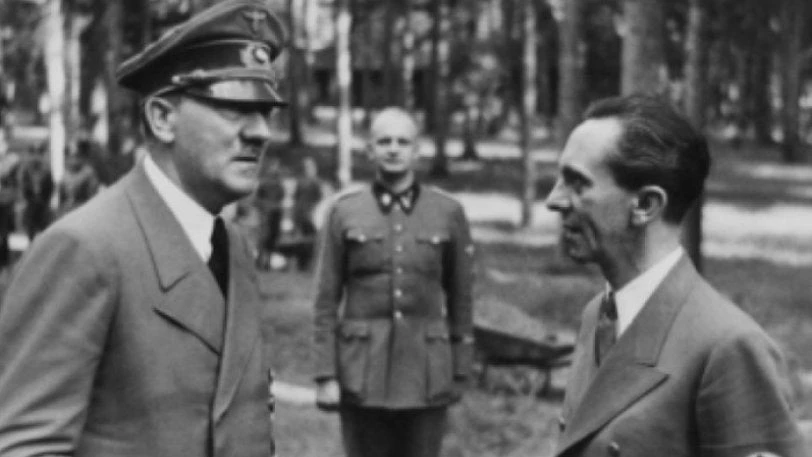 Αυτό είναι το υποκλεμμένο ηχητικό απόσπασμα του Χίτλερ που μιλά σαν… κανονικός άνθρωπος (εικόνες, βίντεο)